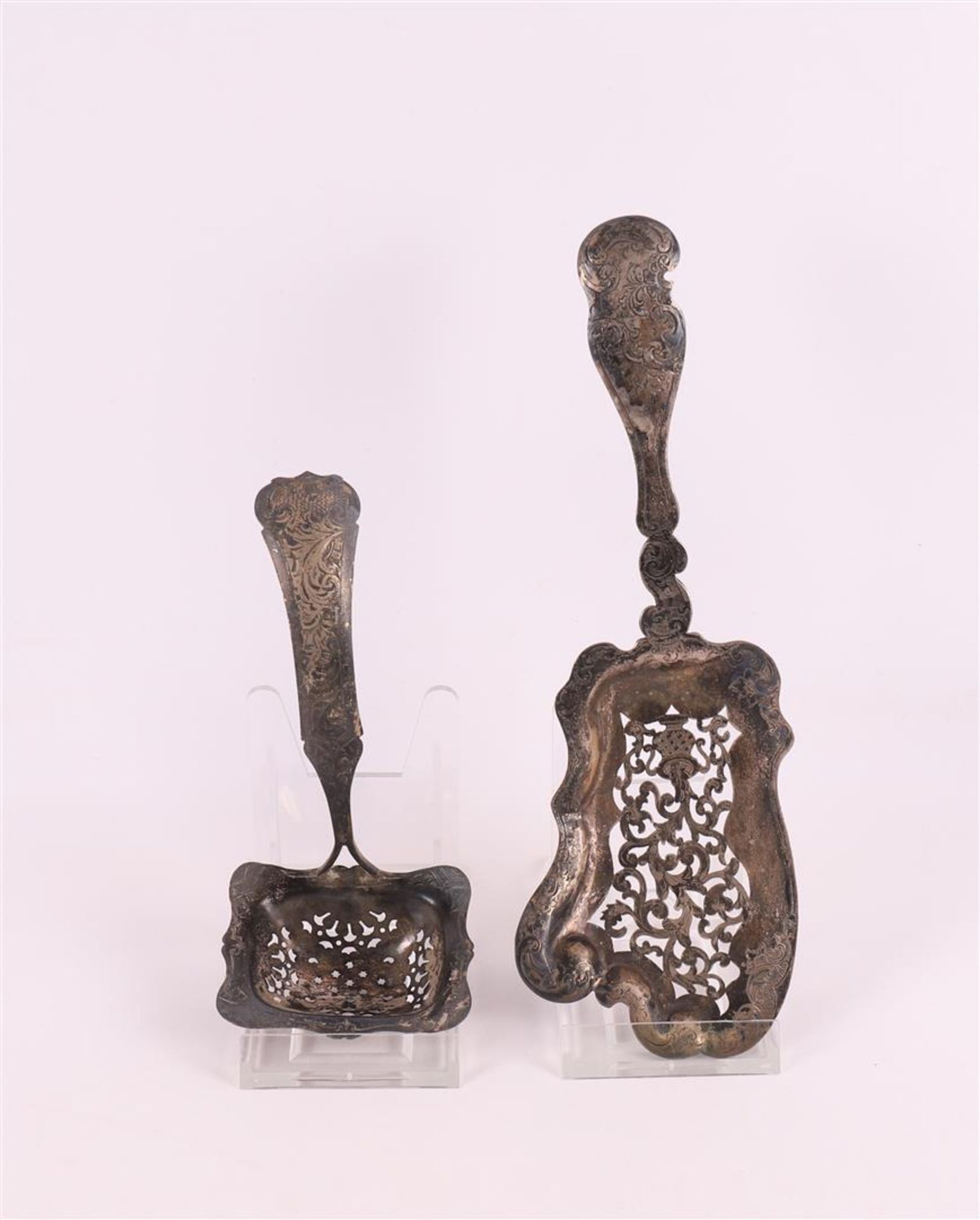 A 2nd grade silver petit four scoop, Jacob van Wijk Jr., 19th century