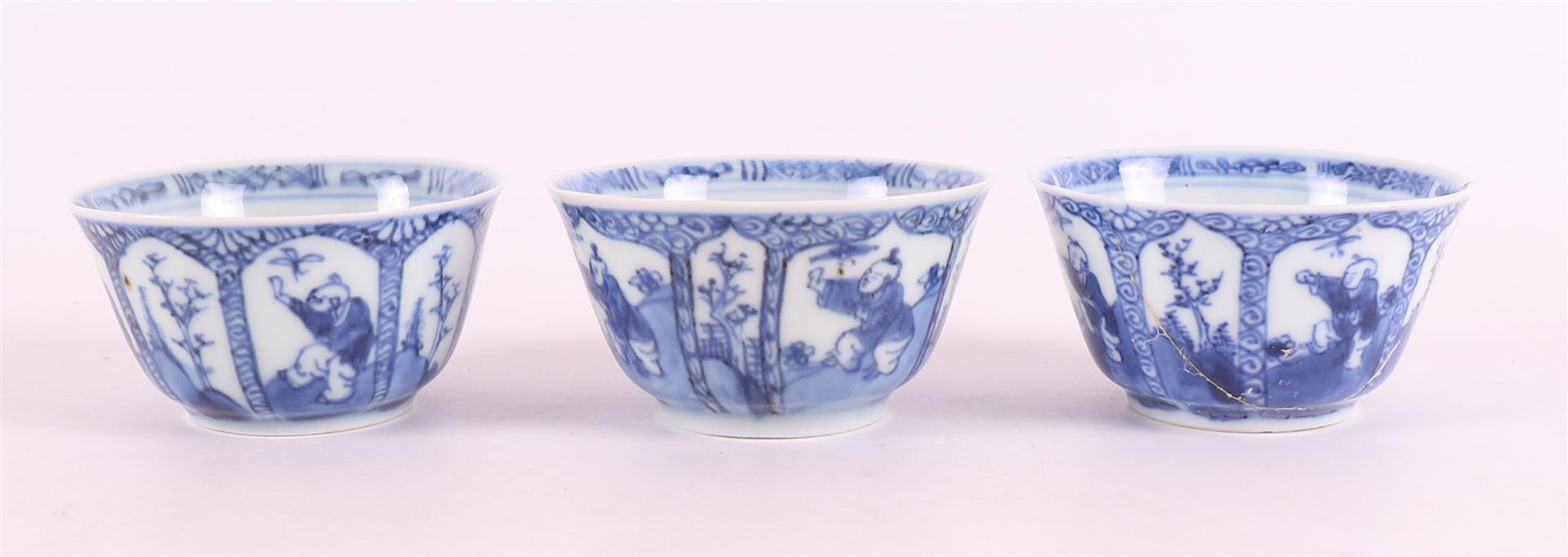 Six blue/white porcelain cups and saucers, China, Kangxi, around 1700. - Image 11 of 18