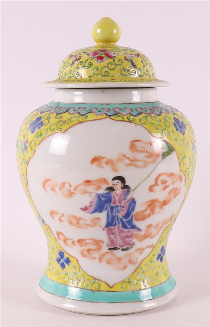 A baluster-shaped porcelain cover vase, China, Guanxu (1875-1908).