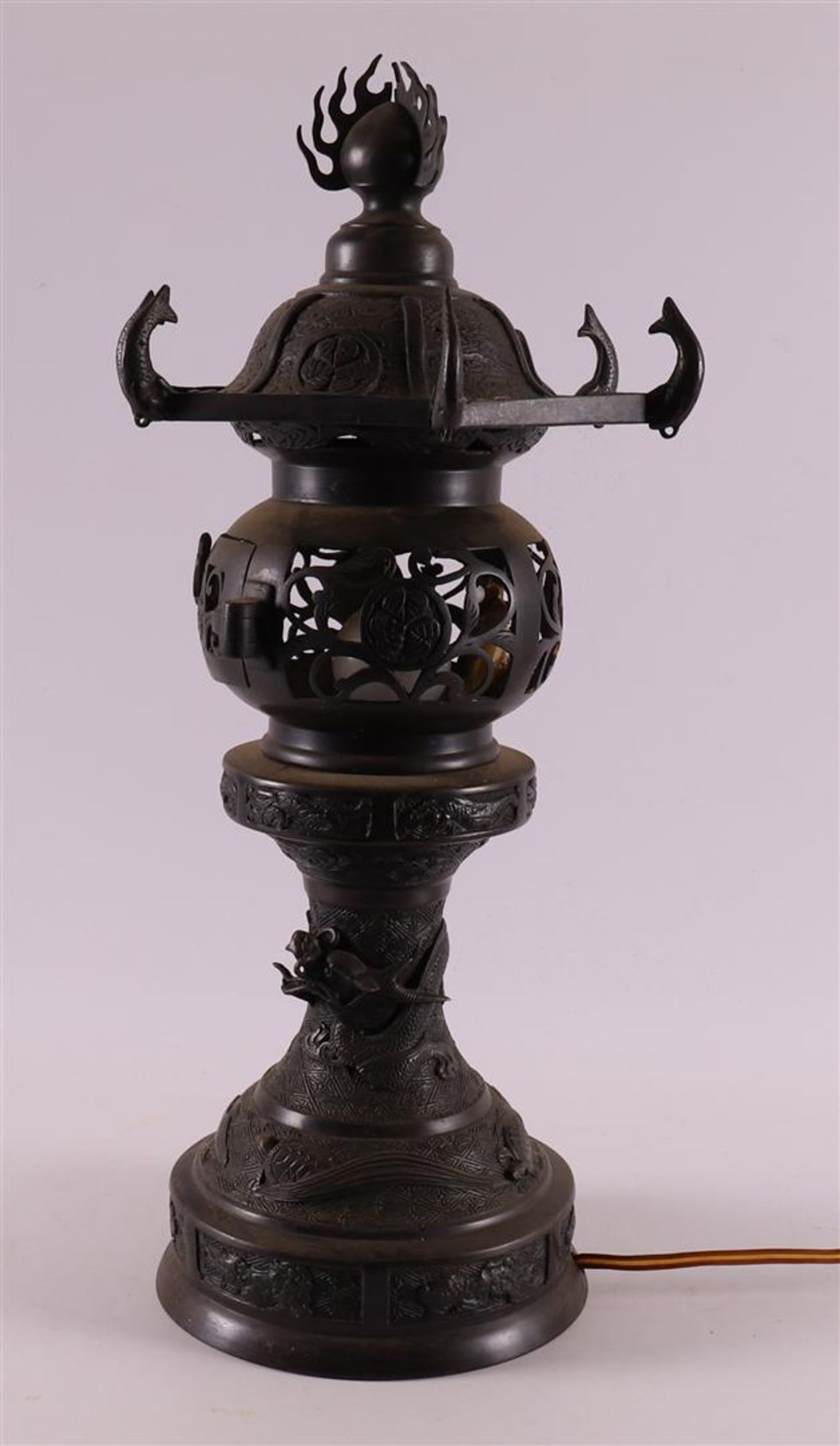 A bronze pagoda-shaped table lamp, Japan, circa 1900. - Image 2 of 3