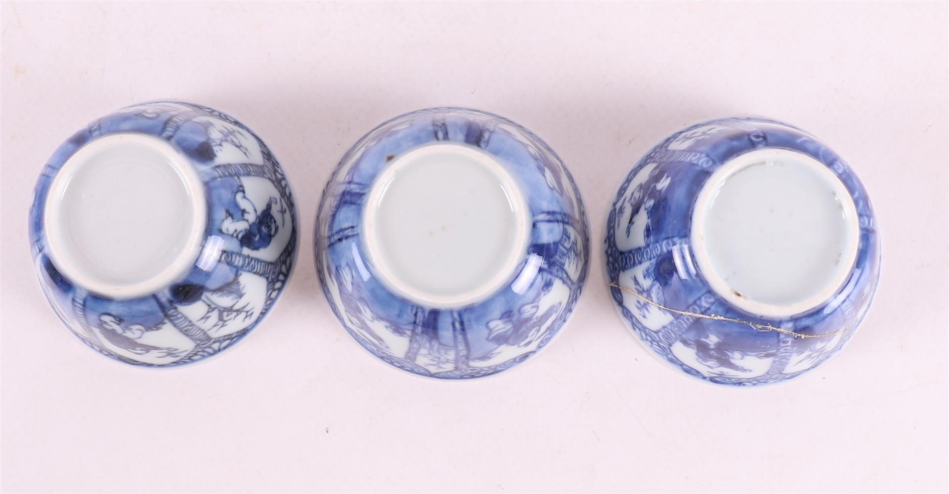 Six blue/white porcelain cups and saucers, China, Kangxi, around 1700. - Image 15 of 18
