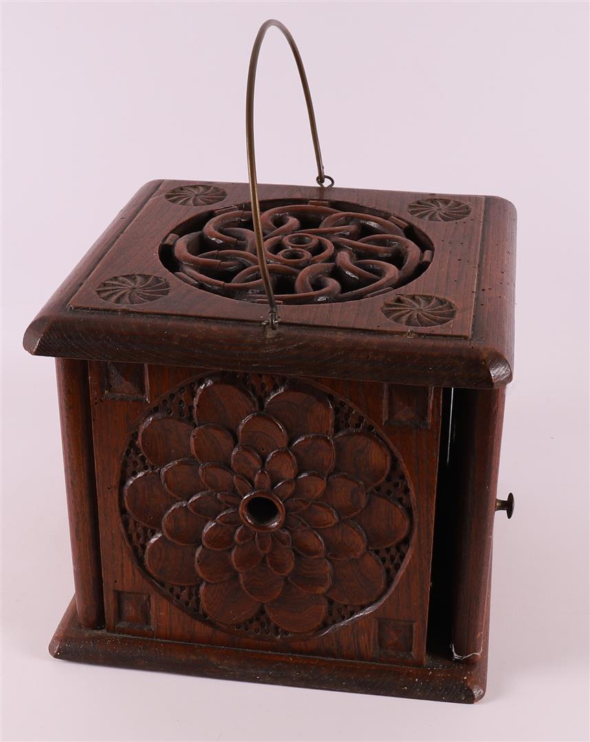 A square oak stove with brass handle, 19th century. - Image 5 of 5