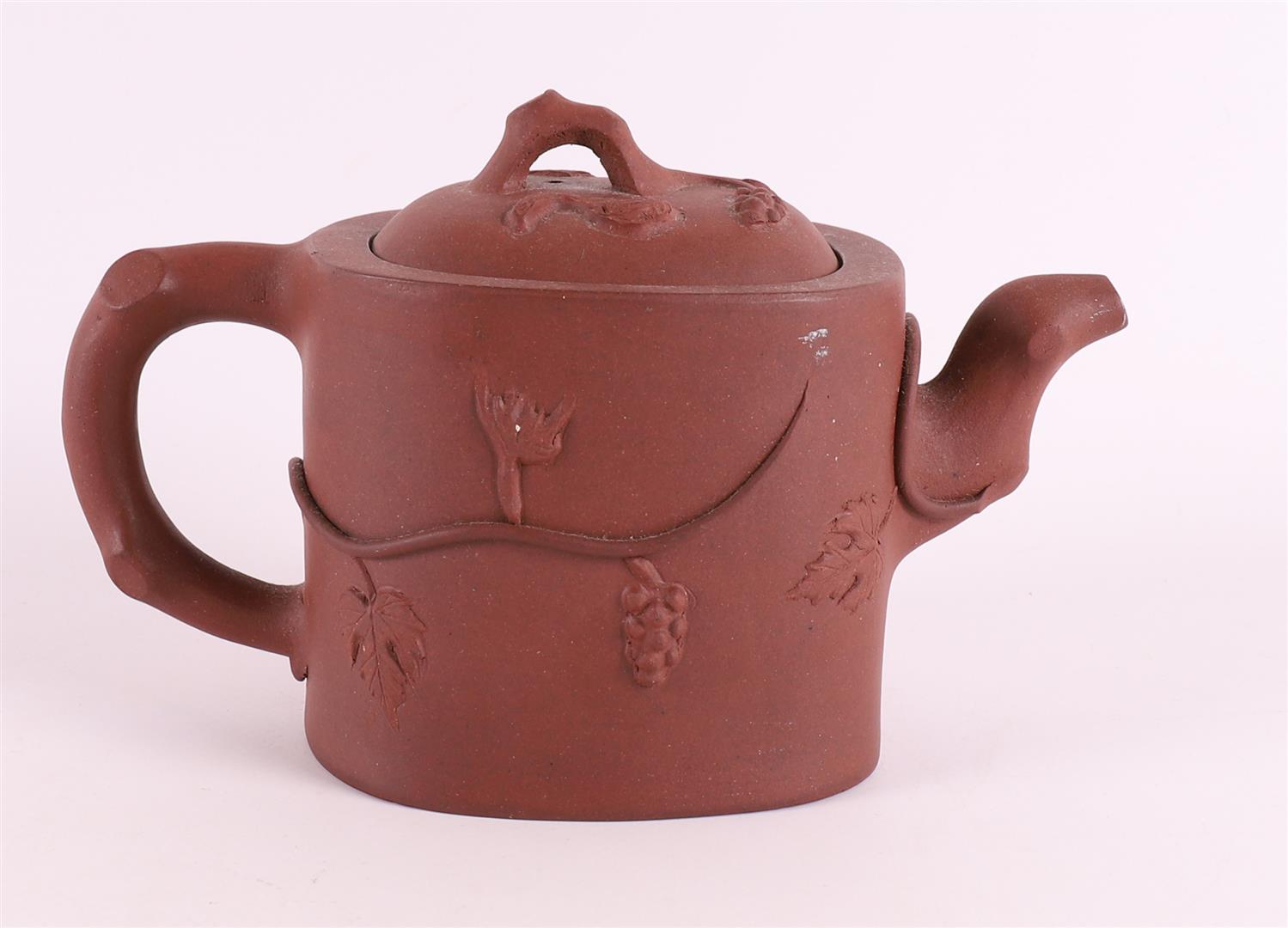 A Yixing tree trunk shaped teapot, China 19th/20th century. - Image 3 of 8