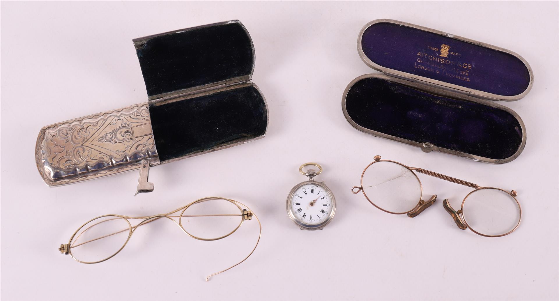 Glasses with 14 kt gold frame in 2nd grade silver case, 19th century. - Bild 2 aus 2