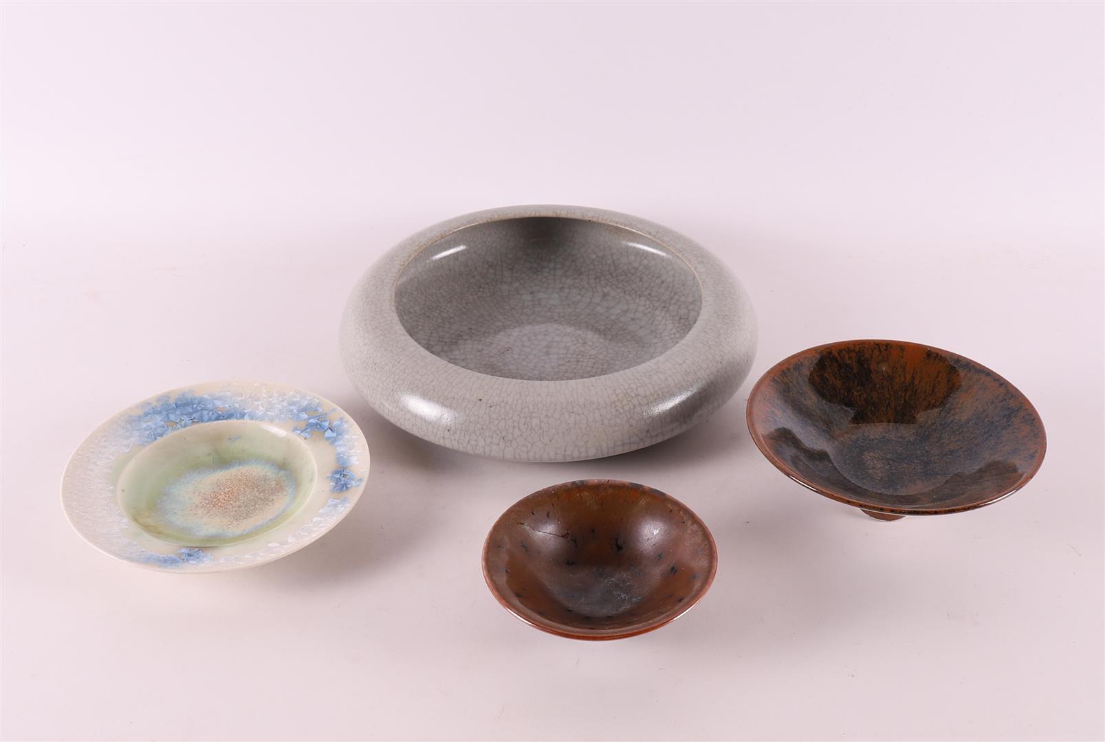Four porcelain dishes, all designed by Johan Broekema (1943-2010).
