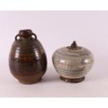 A brown glazed stoneware vase with handles, Ming, Sawankhalok, 16th C.
