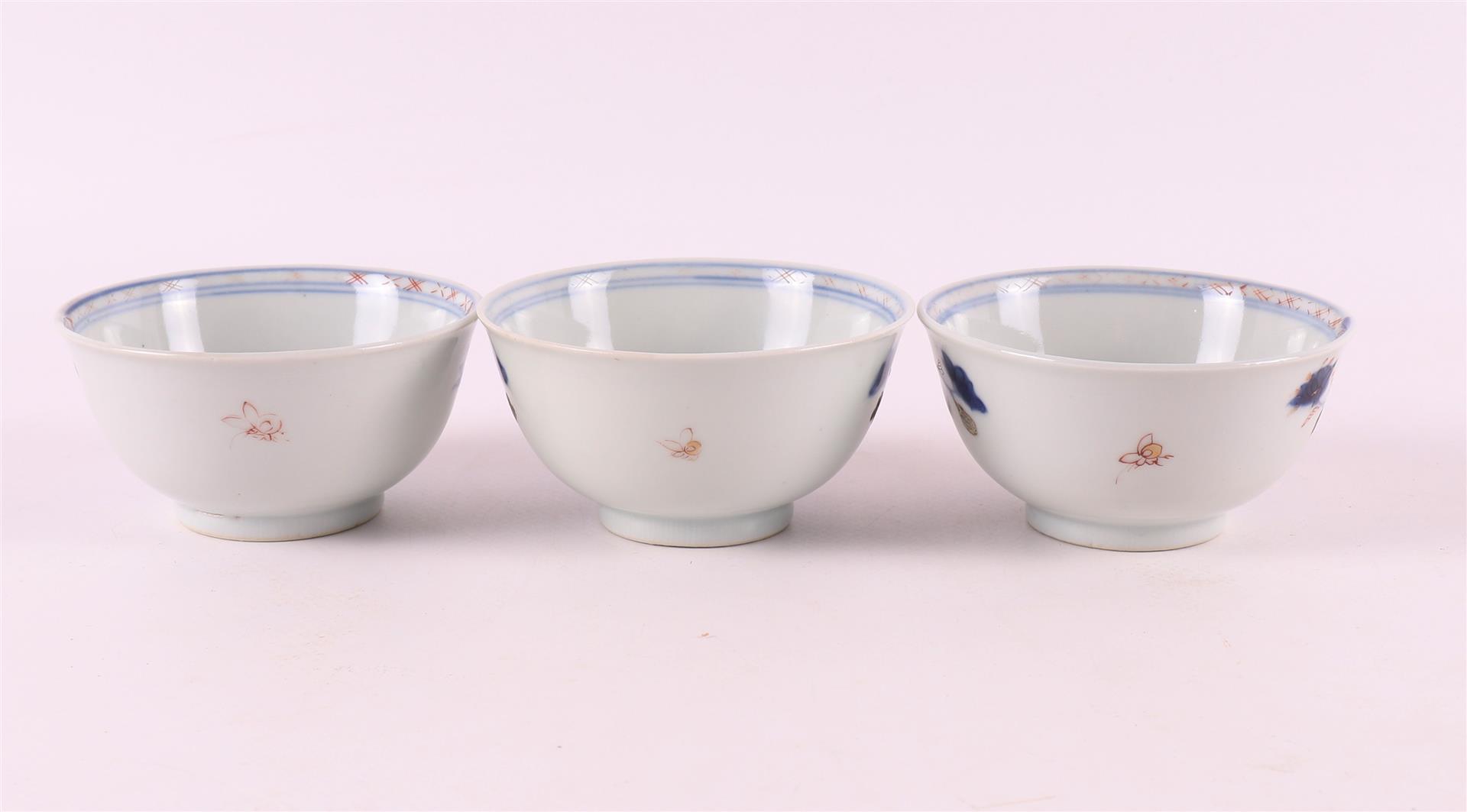 A set of six Chinese Imari cups and saucers, China, Qianlong, 18th C - Image 13 of 15