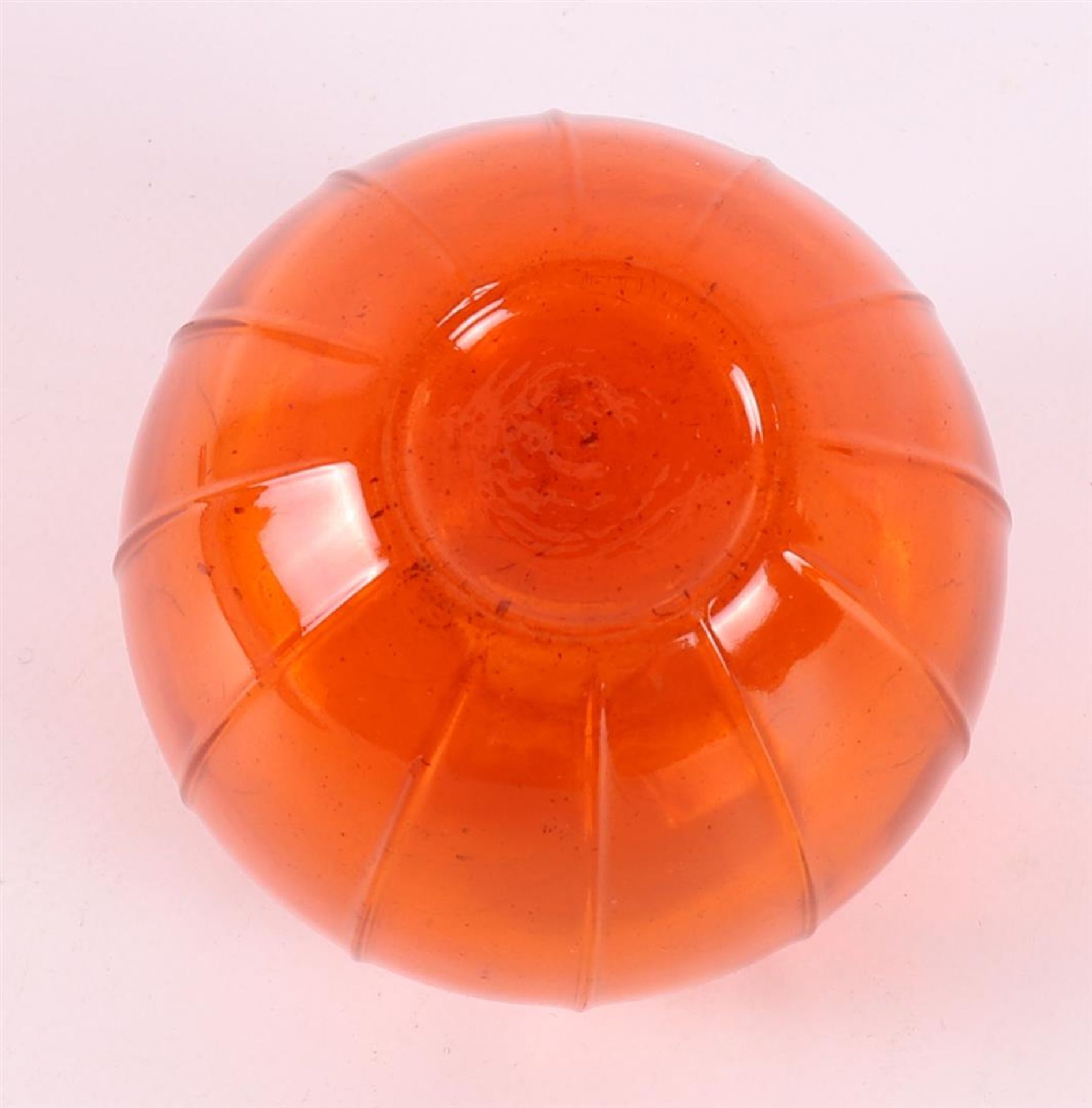 An orange pressed glass liberation vase, design: A.D. Copier, 1945. - Image 3 of 3