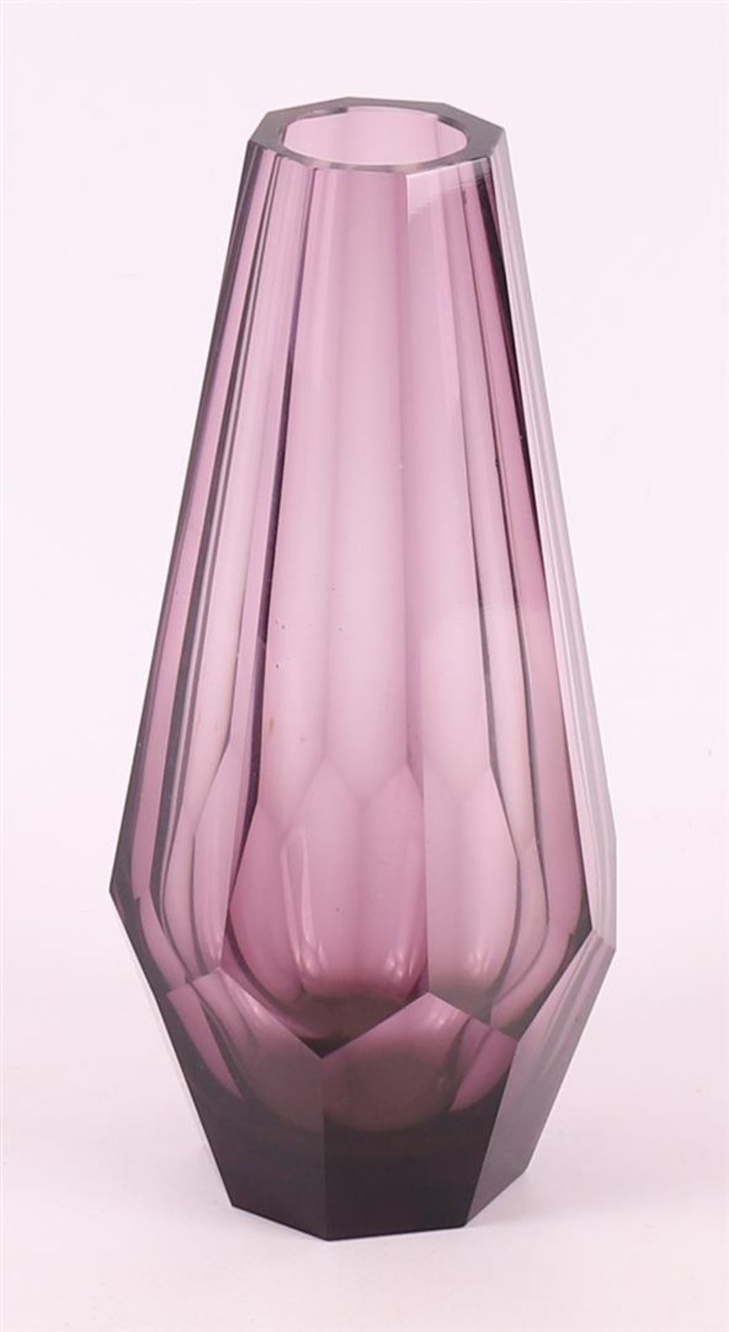 A purple glass faceted vase, design: Josef Hoffmann.