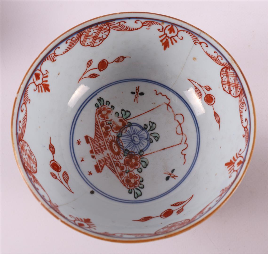 Five various porcelain Amsterdam variegated bowls, China, 18th century. - Image 7 of 17