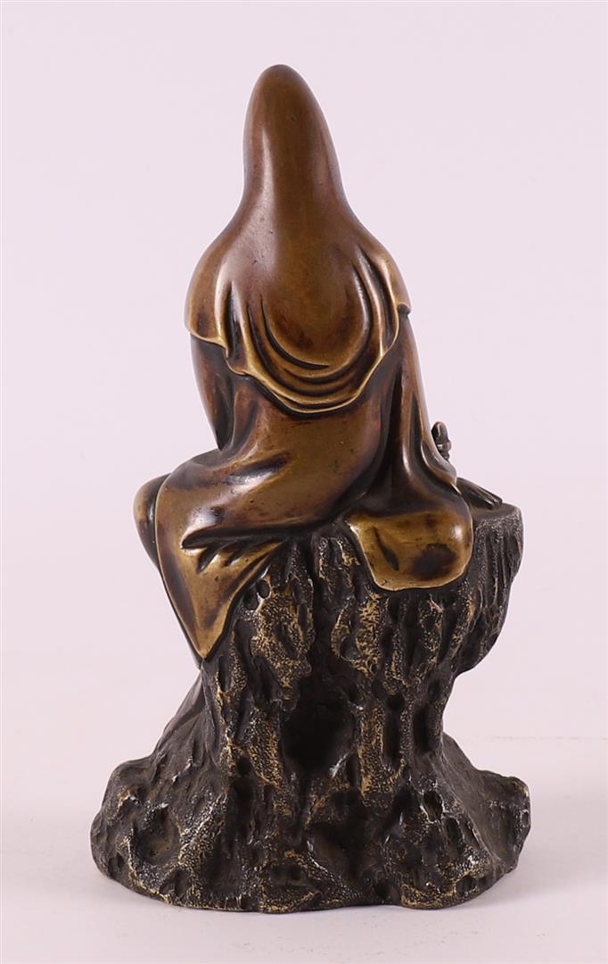 A brown patinated bronze Kwan Yin, China 19th century. - Image 2 of 4