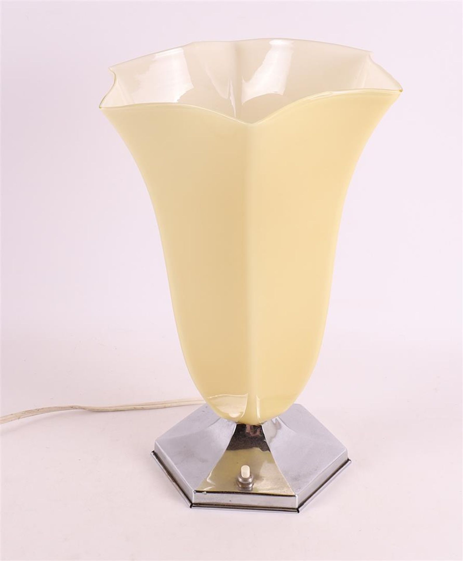 An Art Deco table lamp, England, ca. 1920. - Image 2 of 3