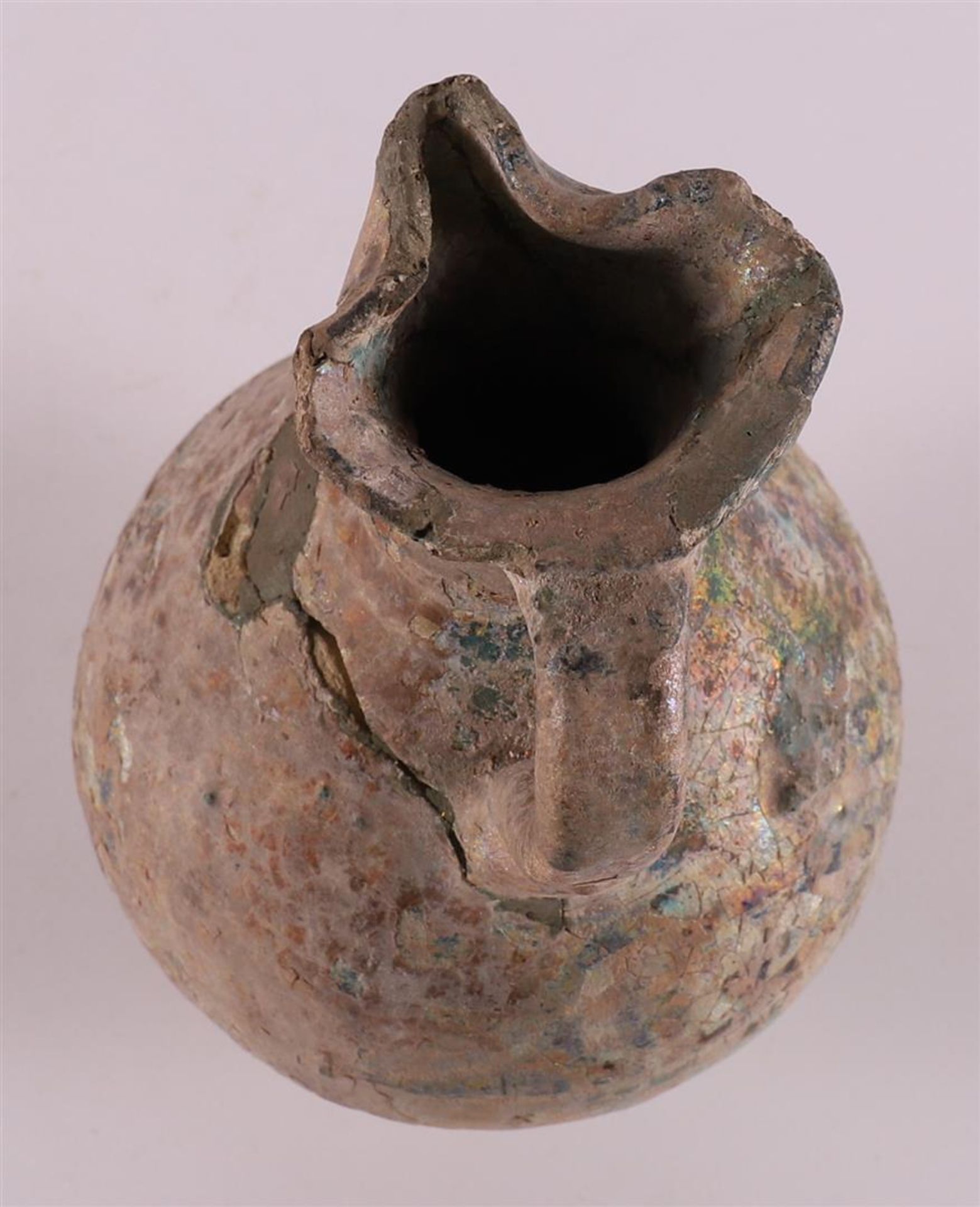 A green glazed rosewood oil lamp, 12th/13th C. - Image 8 of 9