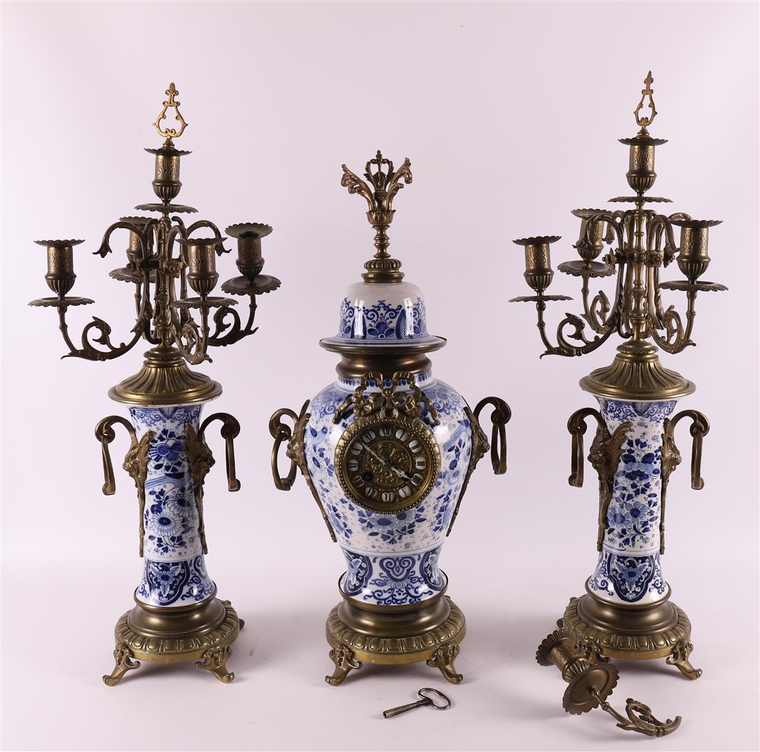 A three-piece Jugendstil pendulum set, around 1900.