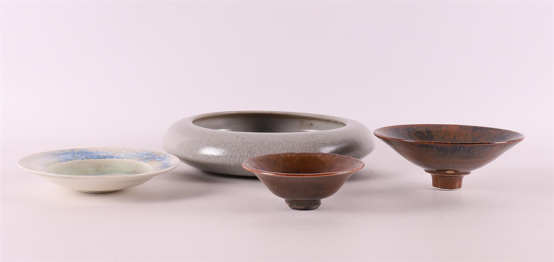 Four porcelain dishes, all designed by Johan Broekema (1943-2010). - Image 2 of 8