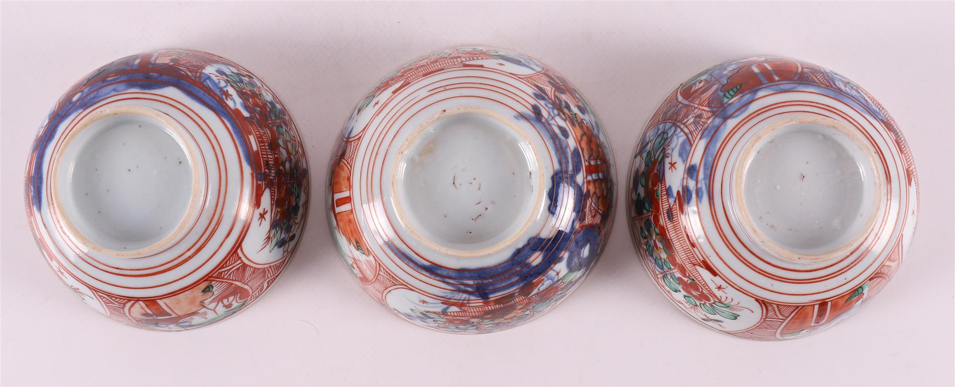 Five various porcelain Amsterdam variegated bowls, China, 18th century. - Image 17 of 17