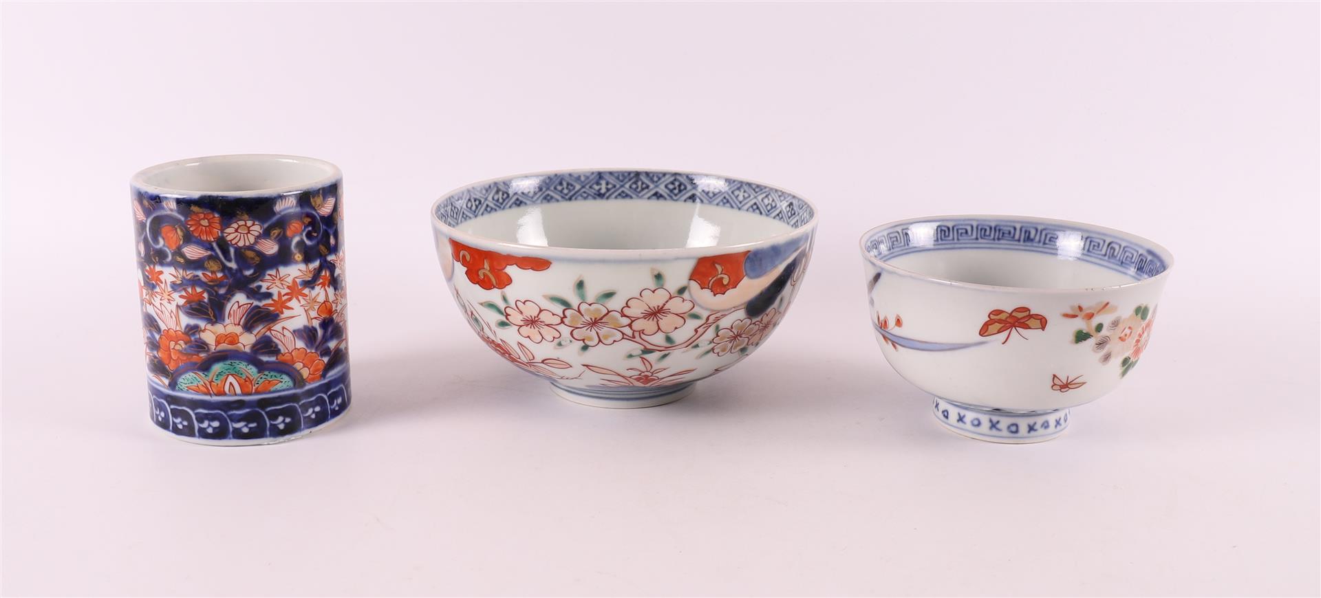 A lot of Imari porcelain, Japan, Meiji, 19th century. - Image 3 of 6