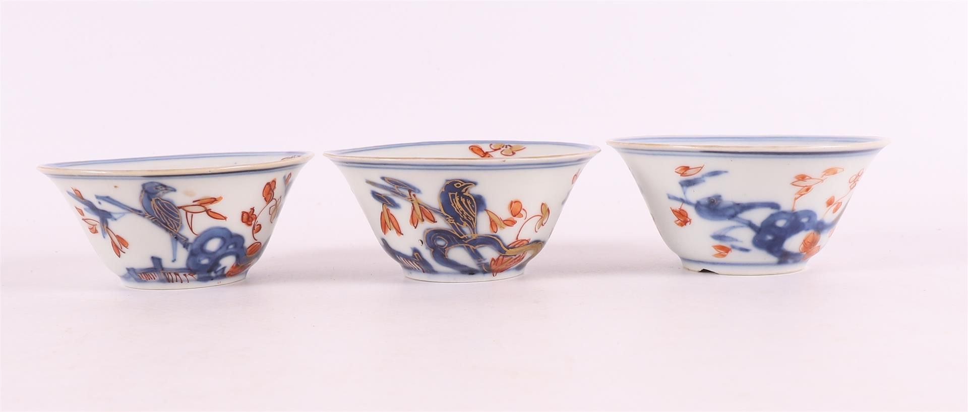 Three porcelain Chinese Imari bowls, China, Kangxi, around 1700.