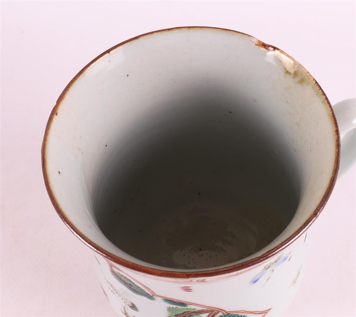 A porcelain beer mug, China, ca. 1740. - Image 6 of 7