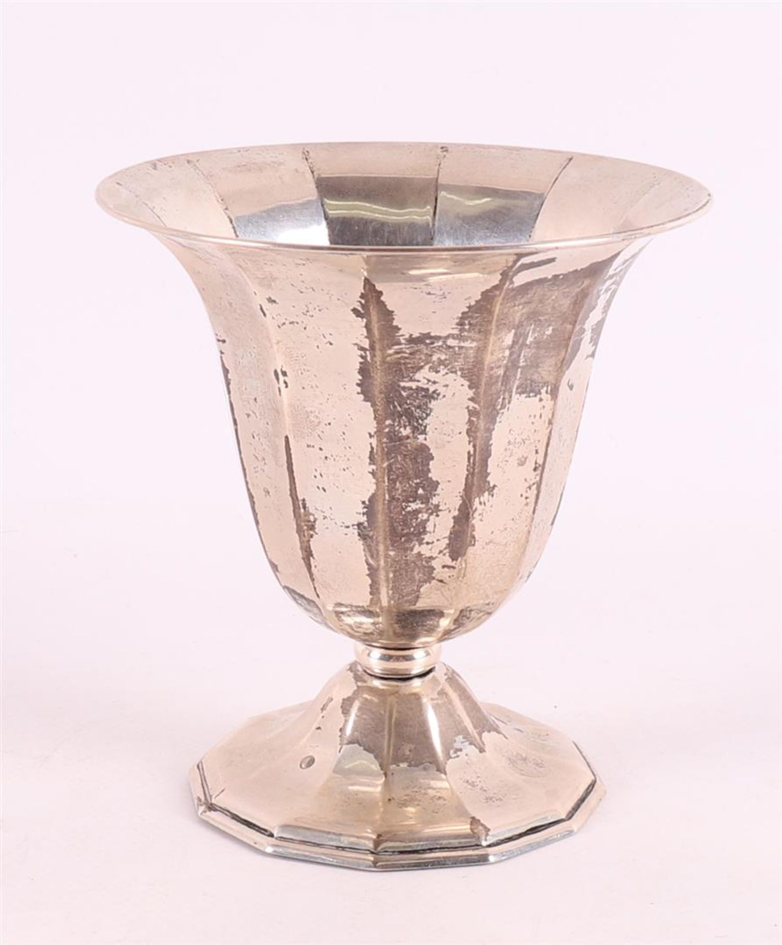 A 2nd grade 835/1000 silver Art Deco faceted cup, 1927. - Image 3 of 4