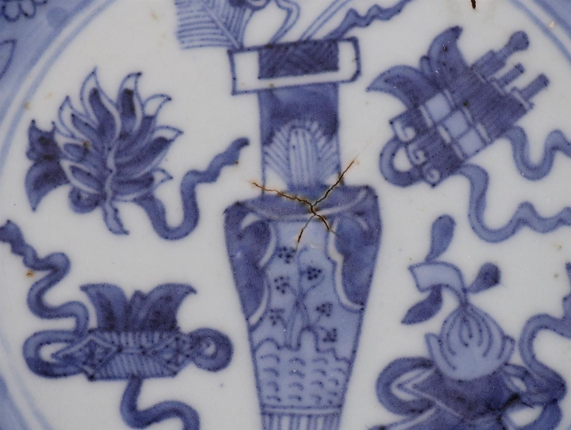 A pair of blue/white porcelain dishes with capucine rim, China, Qianlong - Image 3 of 7