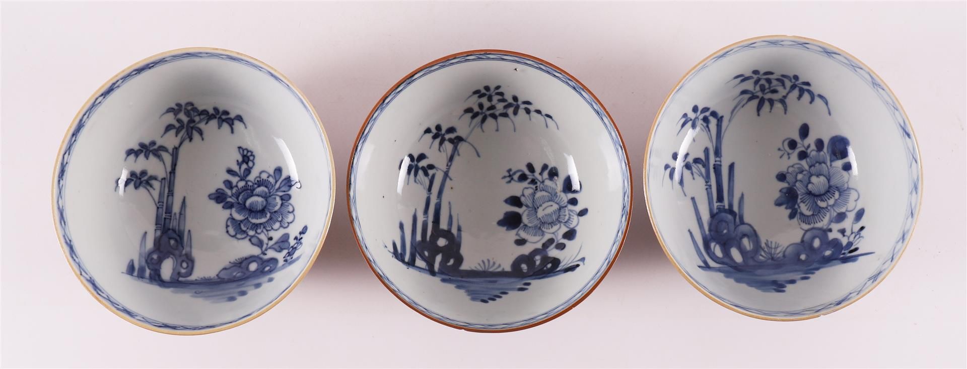 Three blue and white porcelain bowls with capucine ground, China, Qianlong, 18th - Image 2 of 5