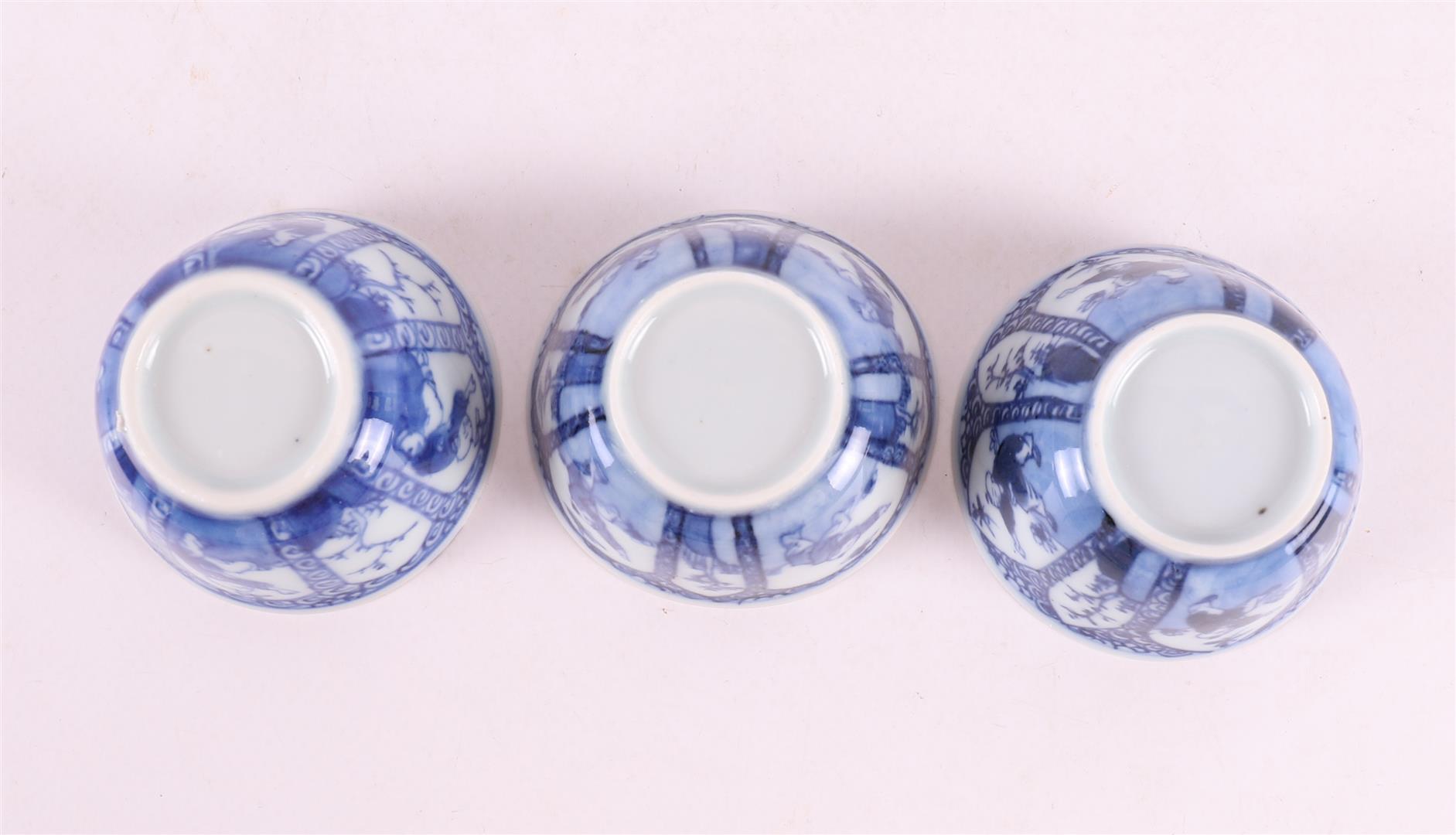 Six blue/white porcelain cups and saucers, China, Kangxi, around 1700. - Image 18 of 18