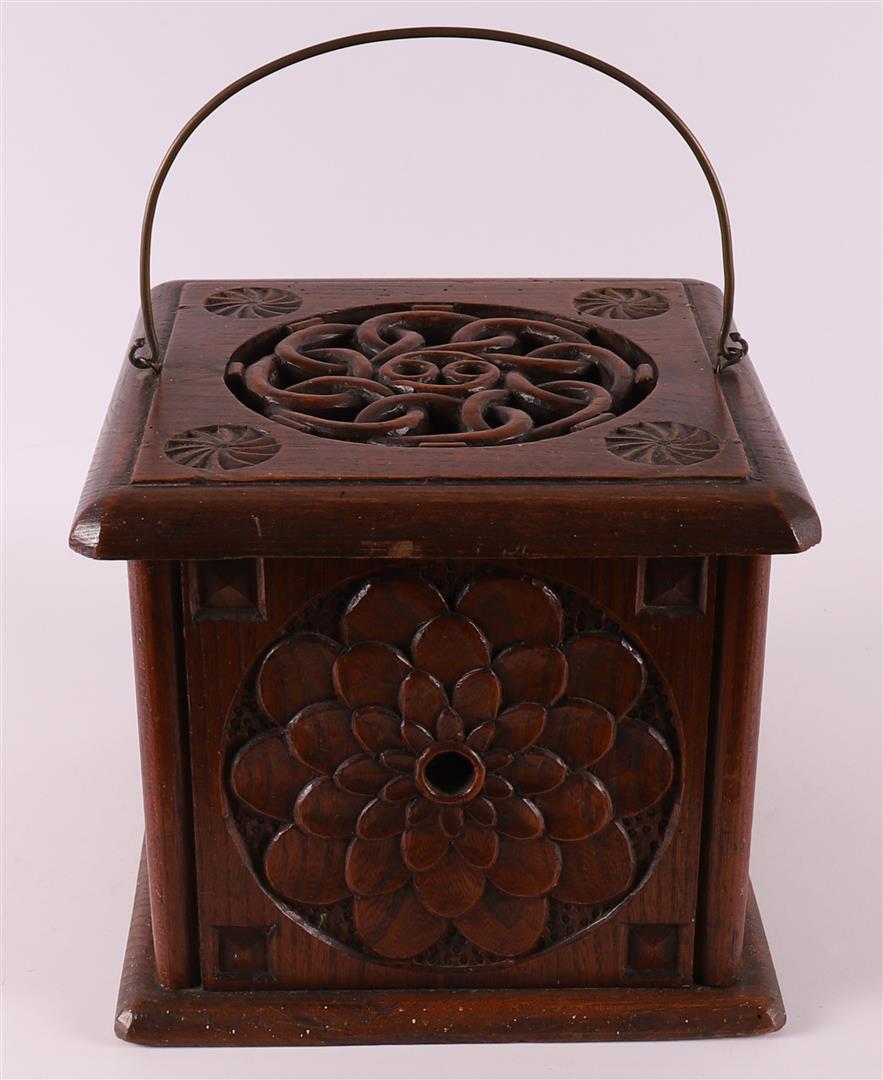 A square oak stove with brass handle, 19th century. - Image 4 of 5