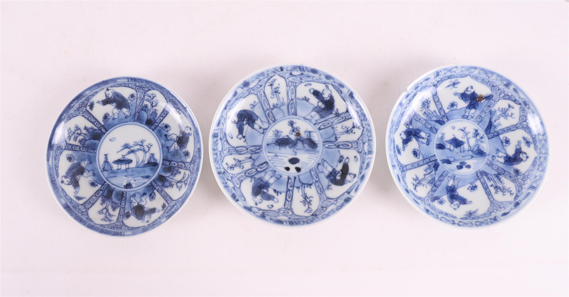 Six blue/white porcelain cups and saucers, China, Kangxi, around 1700. - Image 2 of 18