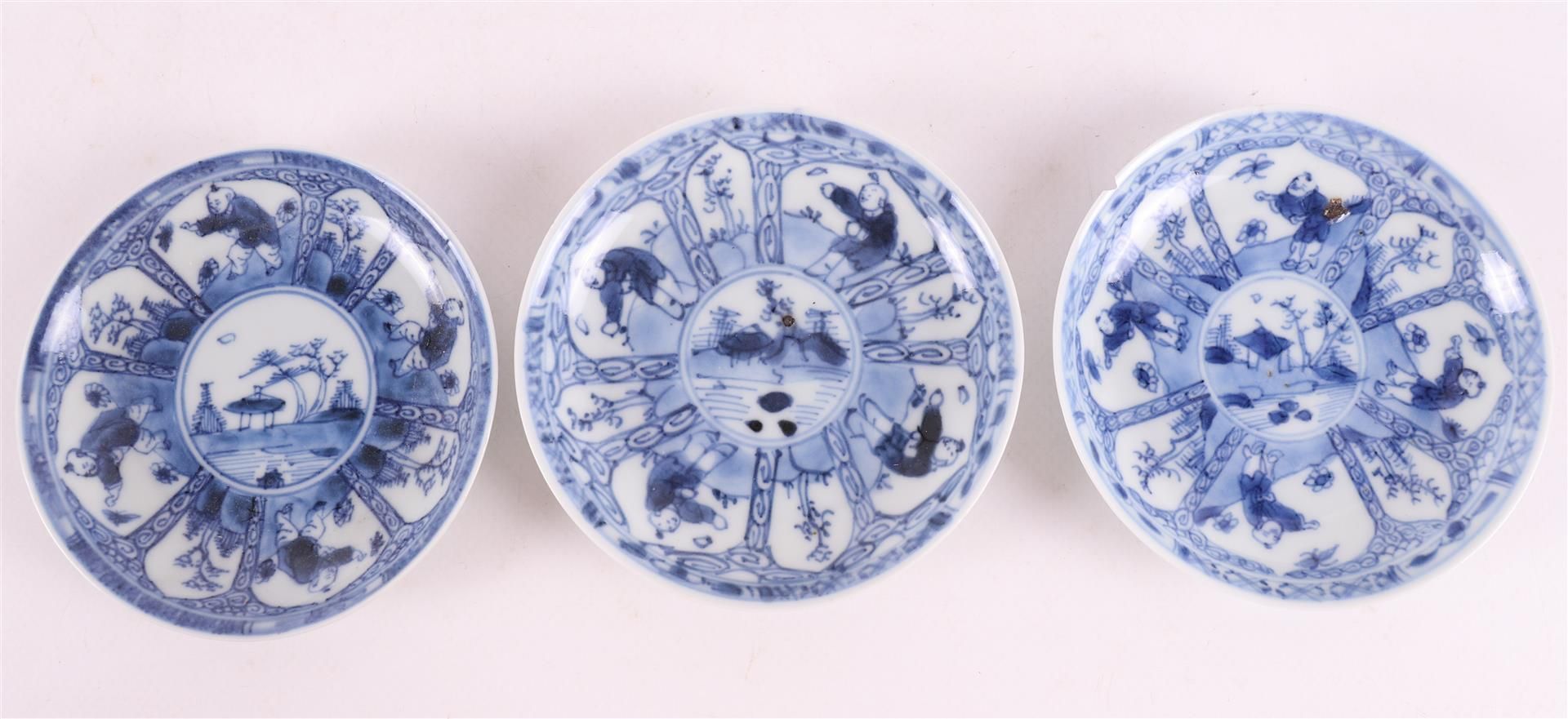 Six blue/white porcelain cups and saucers, China, Kangxi, around 1700. - Image 4 of 18