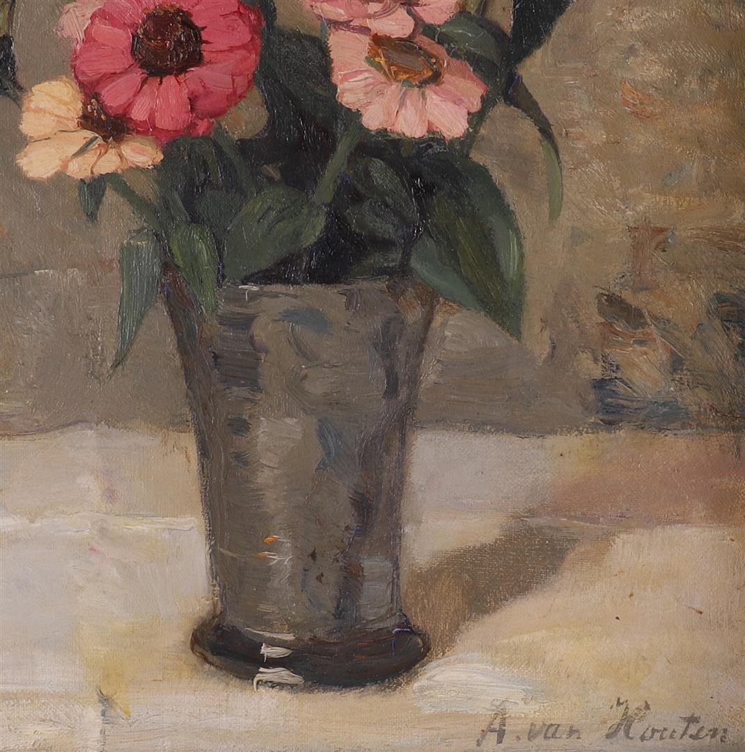 Houten van, Alida (Groningen 1868-1960) 'Flowers in a vase', - Image 2 of 3