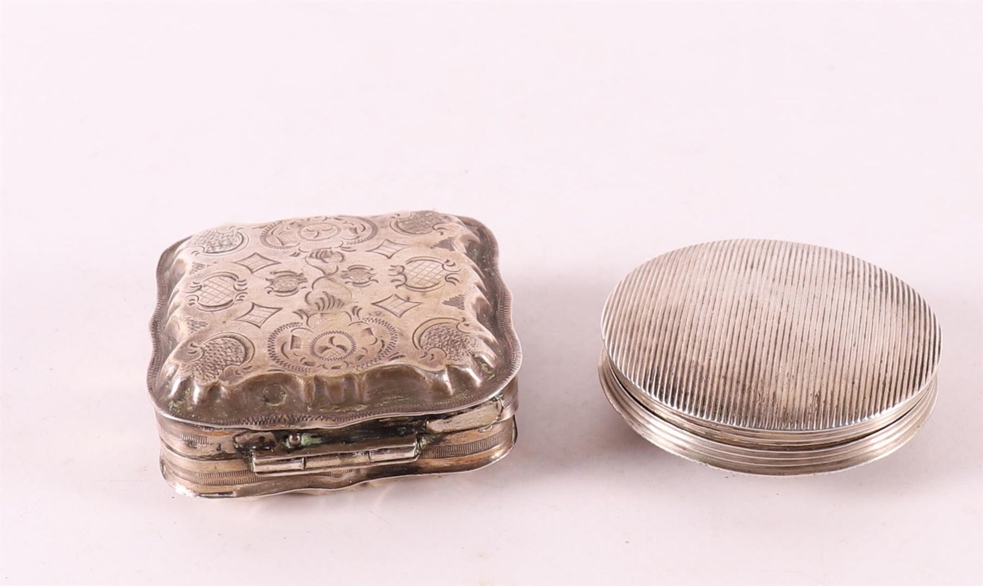 A second grade 835/1000 round silver pill box, year letter 1819. - Image 3 of 3