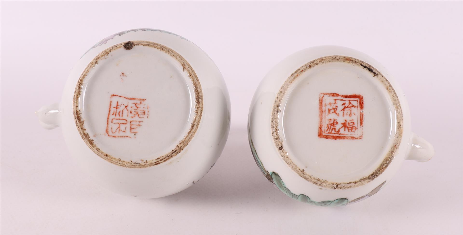 Two porcelain famille verte teapots, China, 2nd half 19th century. - Bild 6 aus 6