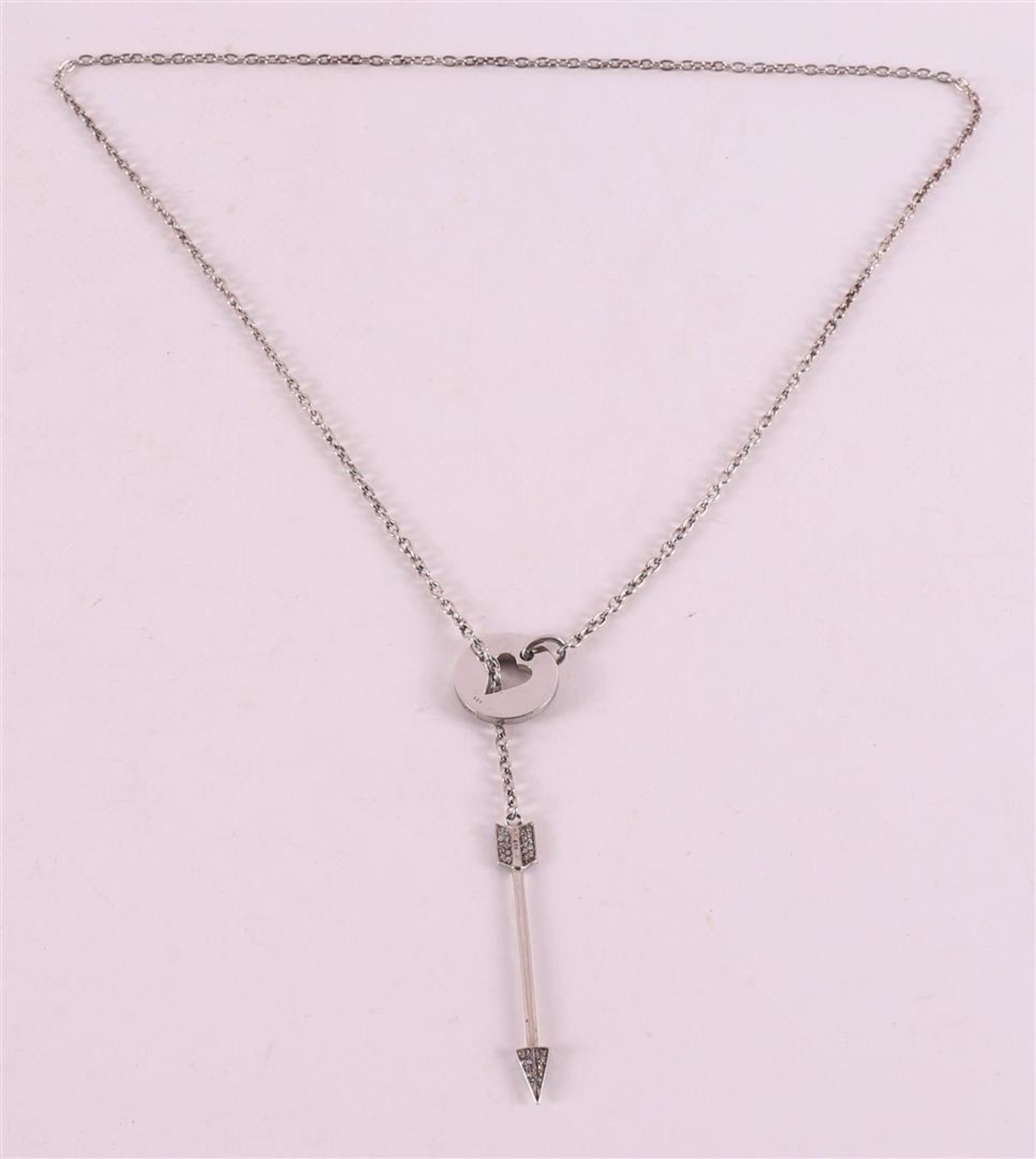 A first grade silver necklace with a cupid heart pendant and arrow with zirconia - Image 2 of 2