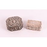 A 2nd grade 835/1000 filligrein silver pill box, 19th century.