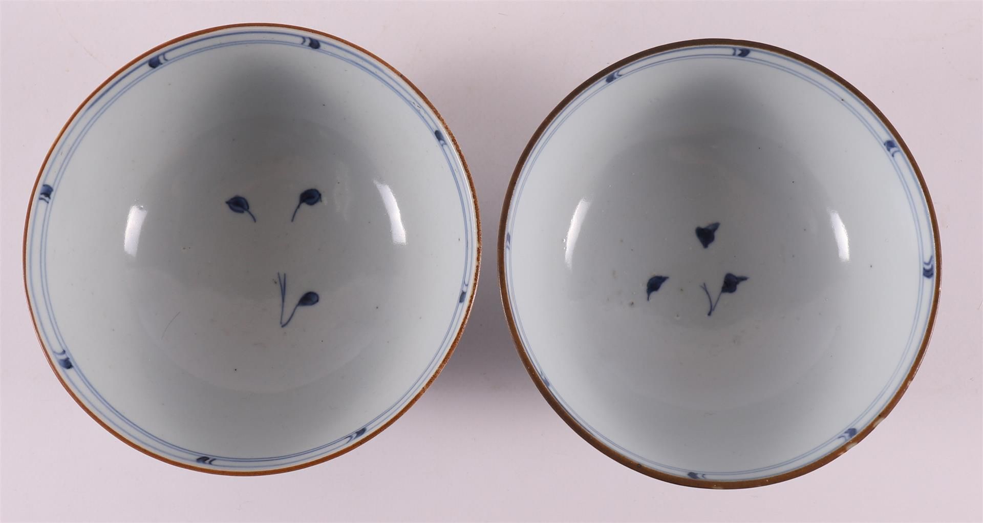 Two blue/white porcelain bowls on base ring, China, Qianlong, 18th century. - Image 5 of 6