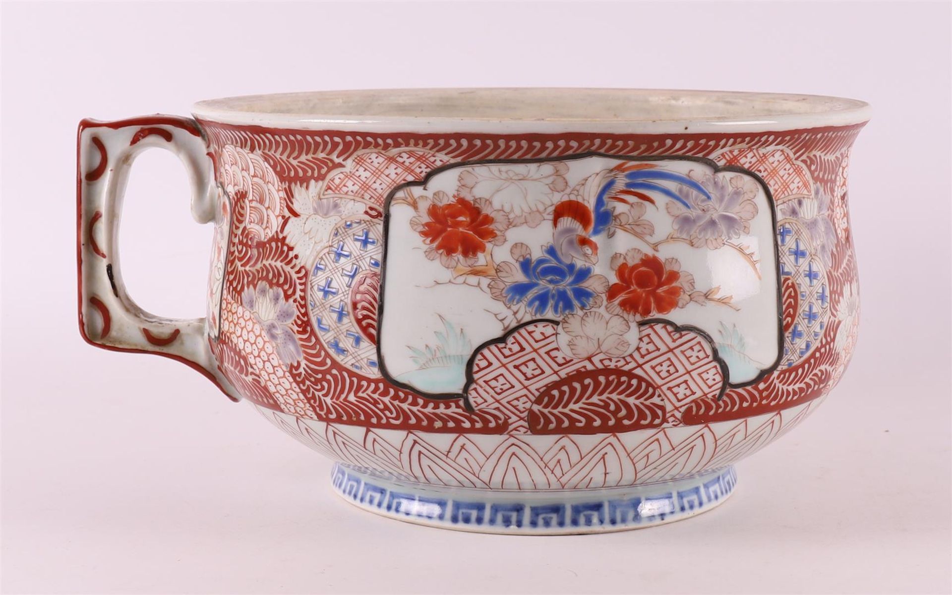 A china contoured porcelain dish, Japan 20th century. - Image 2 of 9