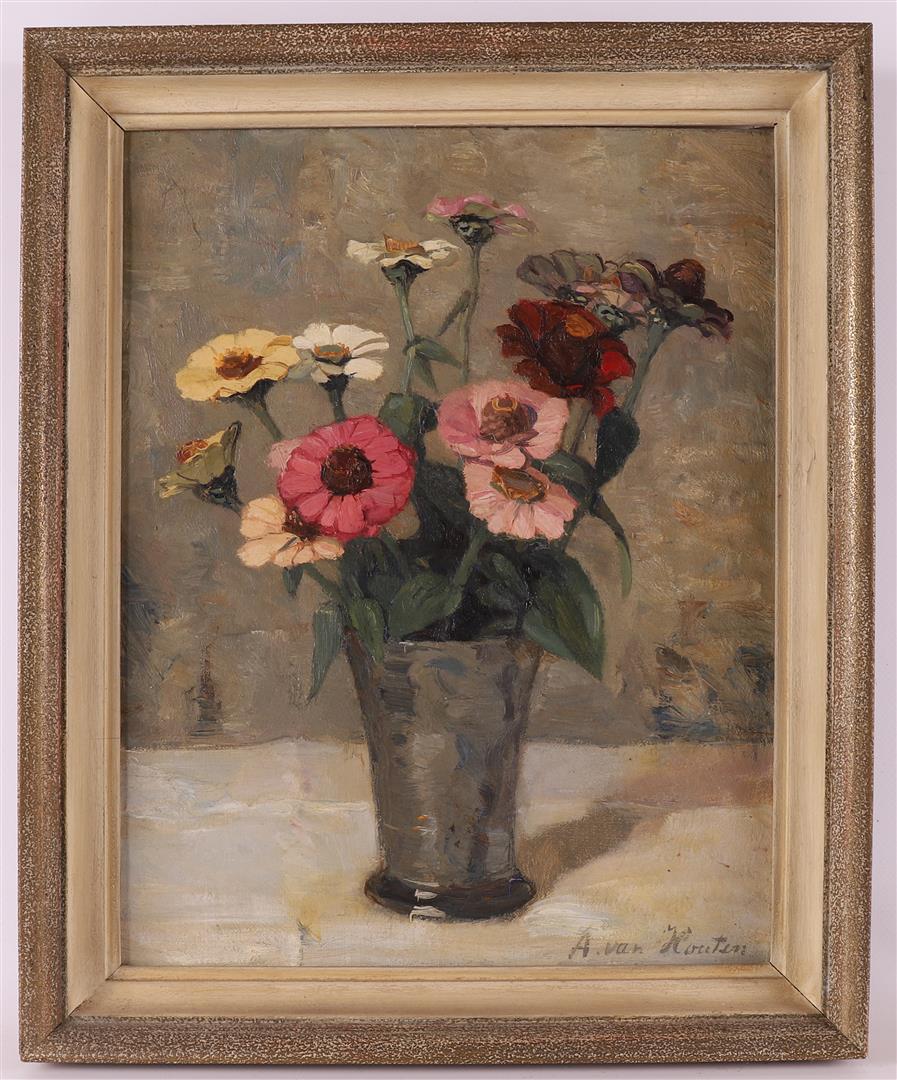 Houten van, Alida (Groningen 1868-1960) 'Flowers in a vase',