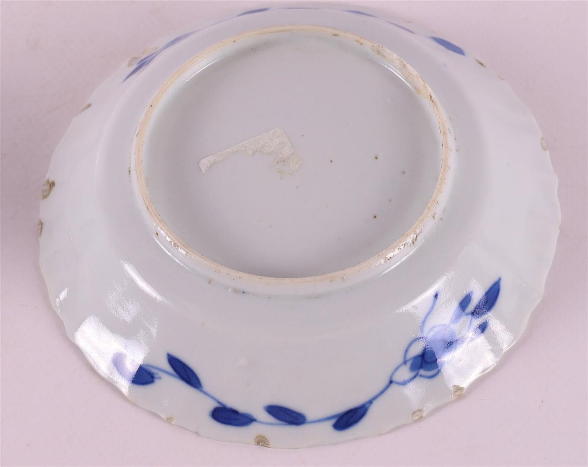 Five blue/white porcelain contoured saucers, China, Kangxi, around 1700 - Image 10 of 10