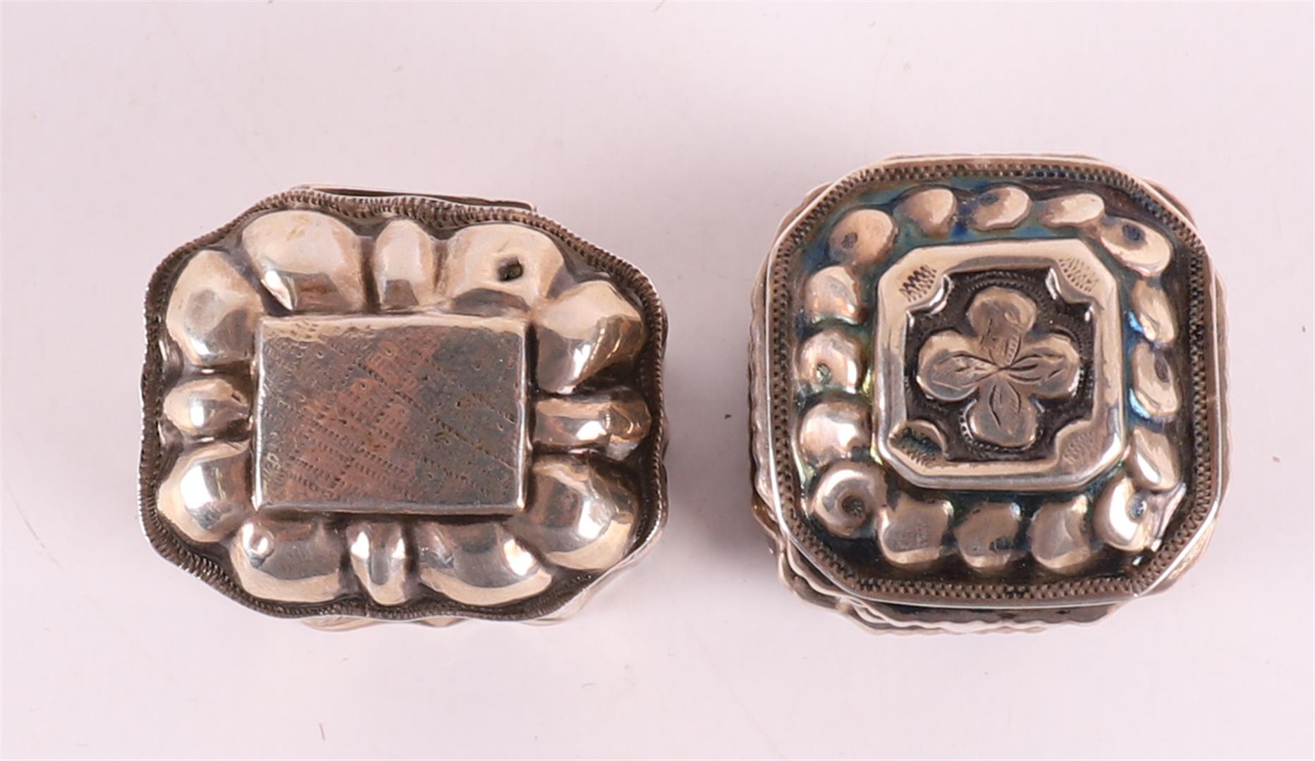 A 2nd grade 835/1000 lobed silver bobbin box, year letter 1901. - Image 3 of 4