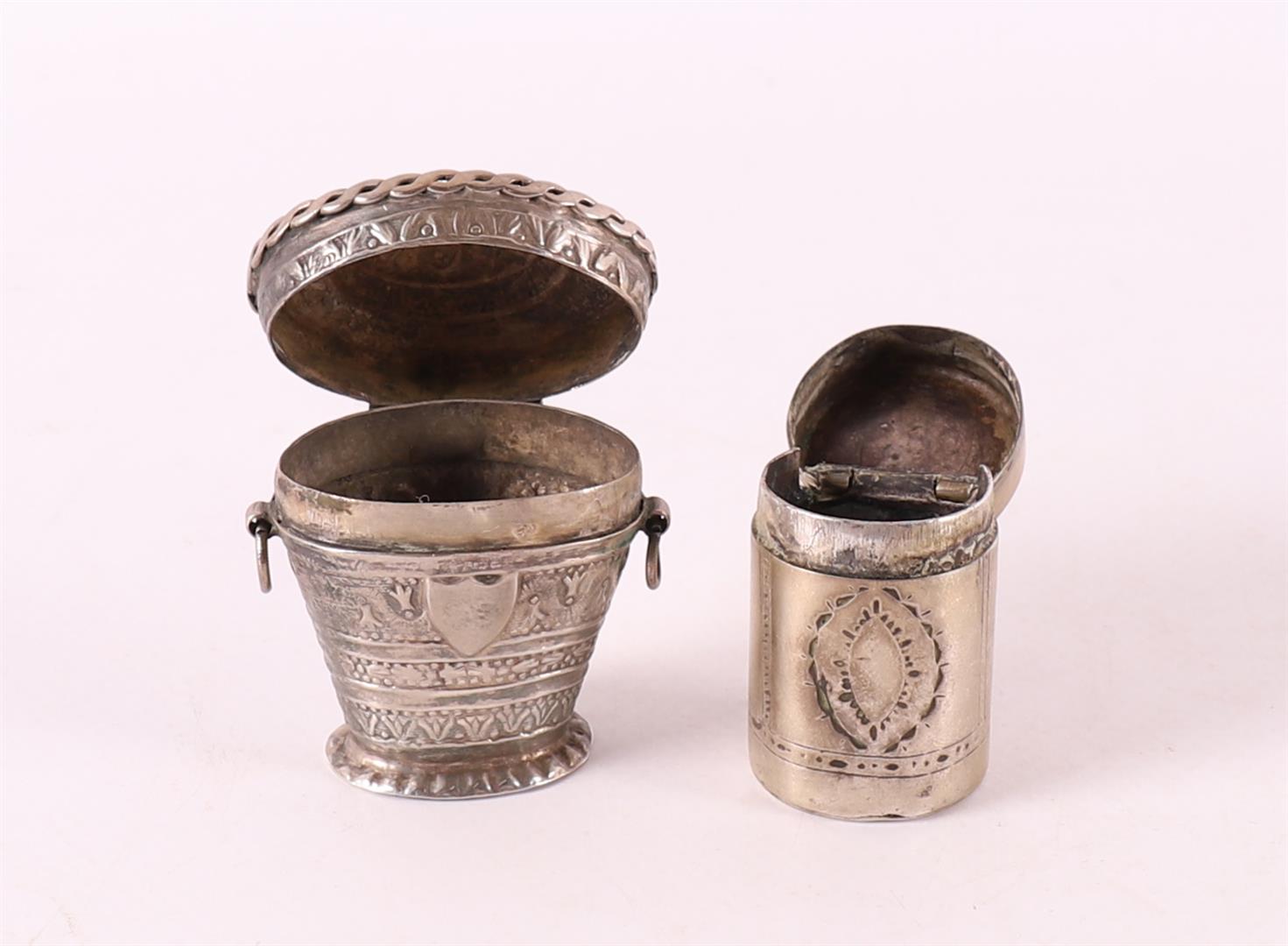 A 2nd grade silver basket-shaped capelin box, early 19th century. - Image 3 of 3