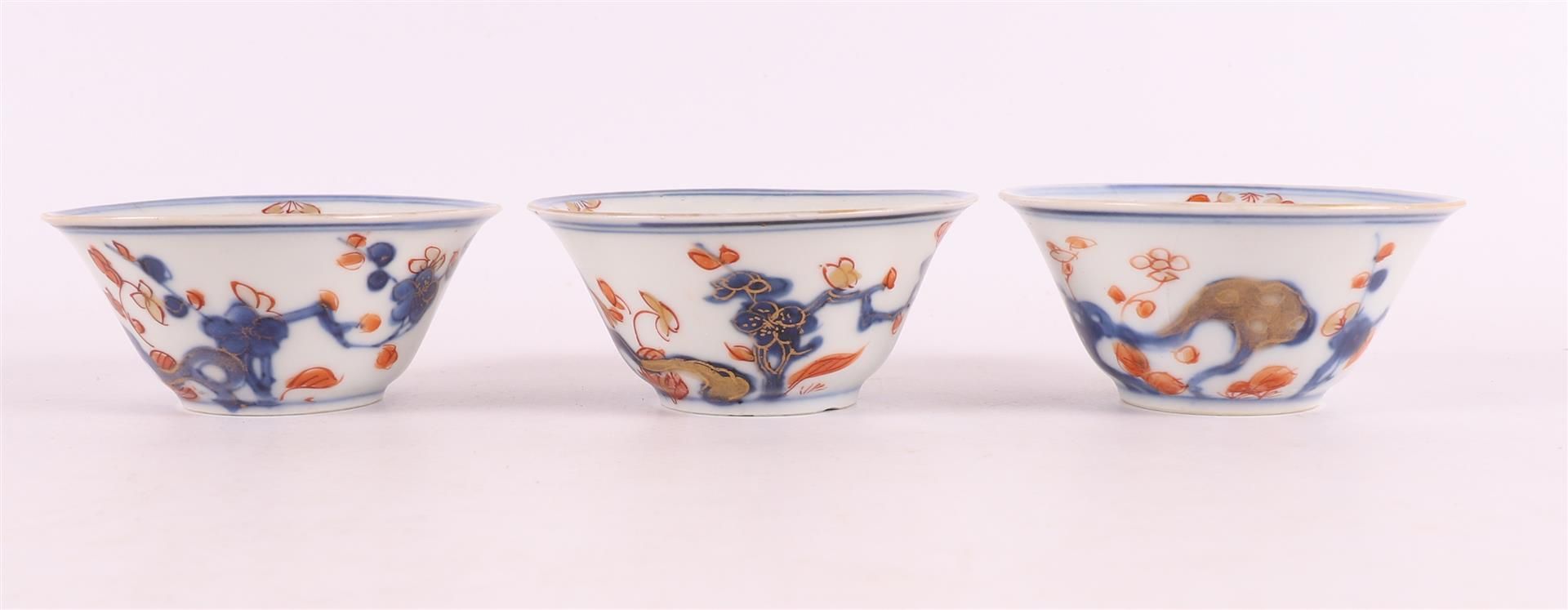 Three porcelain Chinese Imari bowls, China, Kangxi, around 1700. - Image 2 of 8