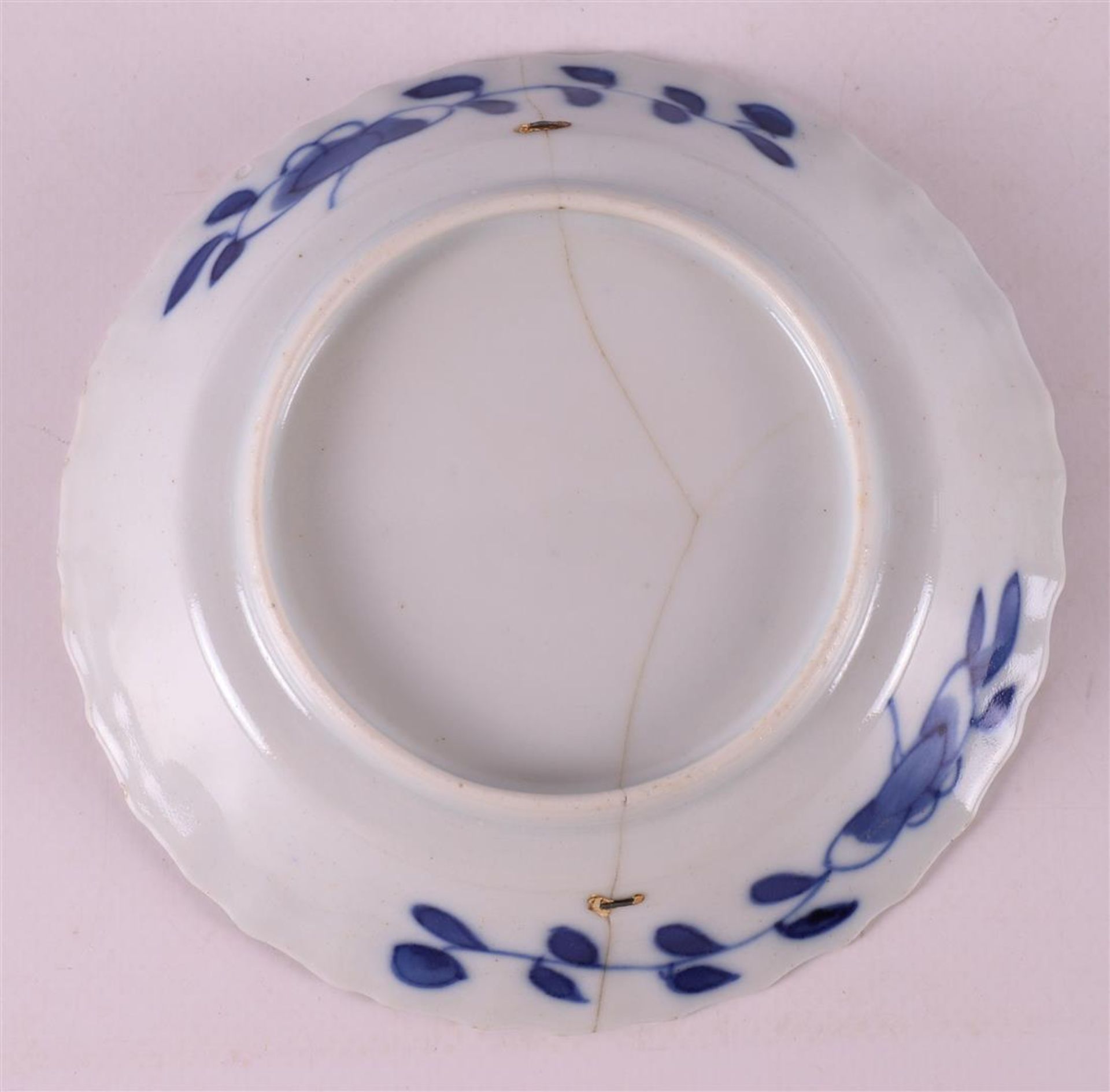 Five blue/white porcelain contoured saucers, China, Kangxi, around 1700 - Image 3 of 10