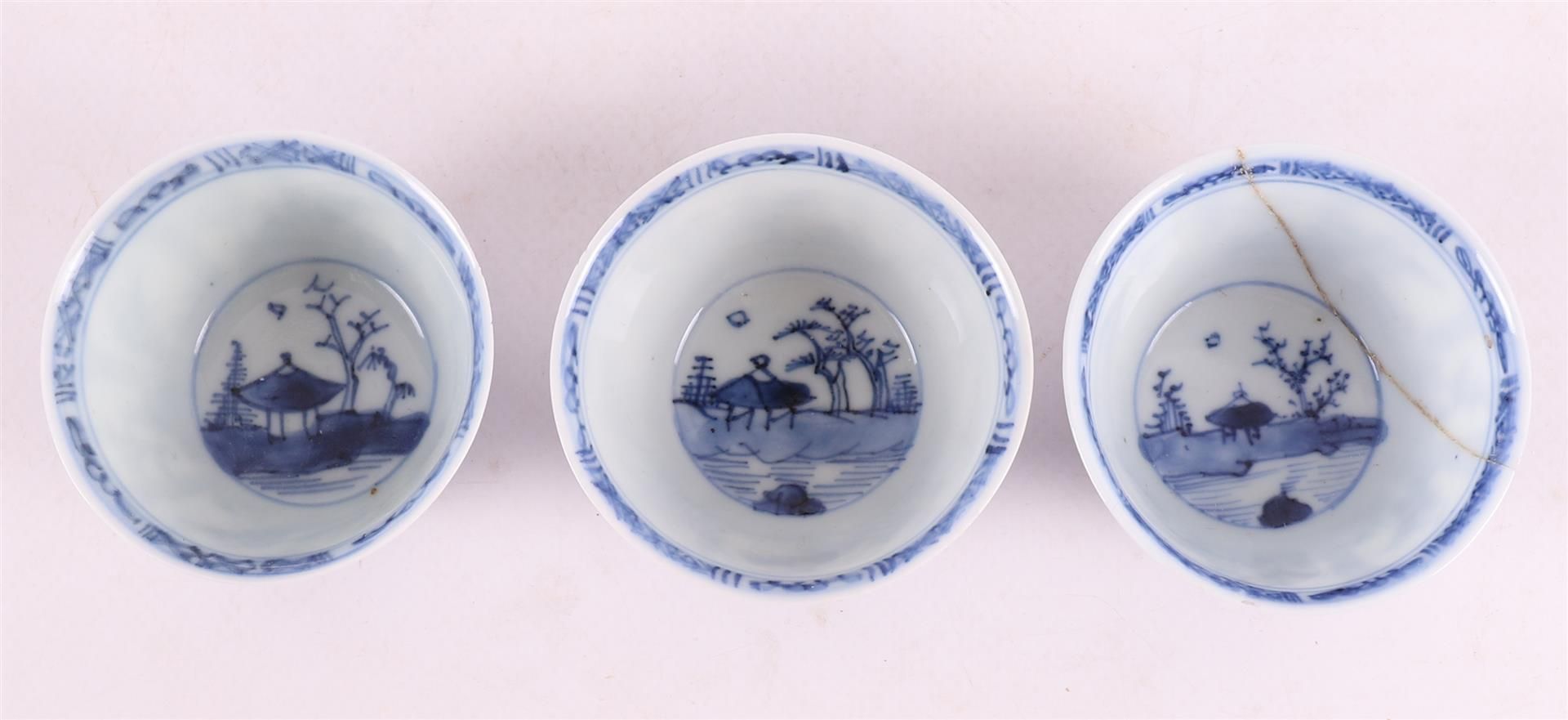 Six blue/white porcelain cups and saucers, China, Kangxi, around 1700. - Image 12 of 18