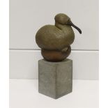 Visser, Suzan (Maarsbergen 1967) A green and brown patinated dodo on an egg