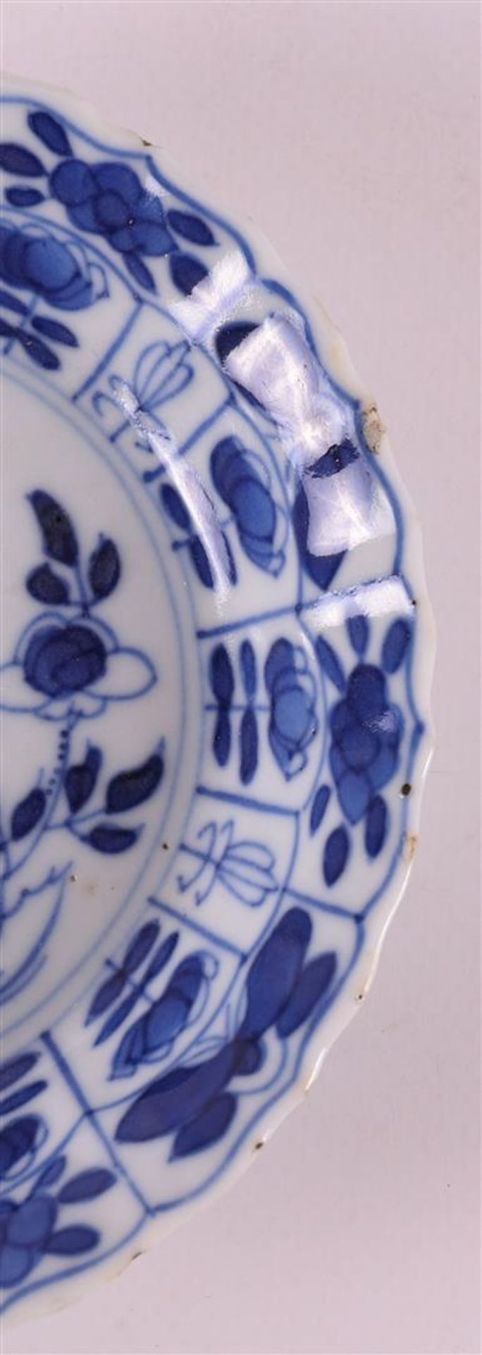 Five blue/white porcelain contoured saucers, China, Kangxi, around 1700 - Image 7 of 10