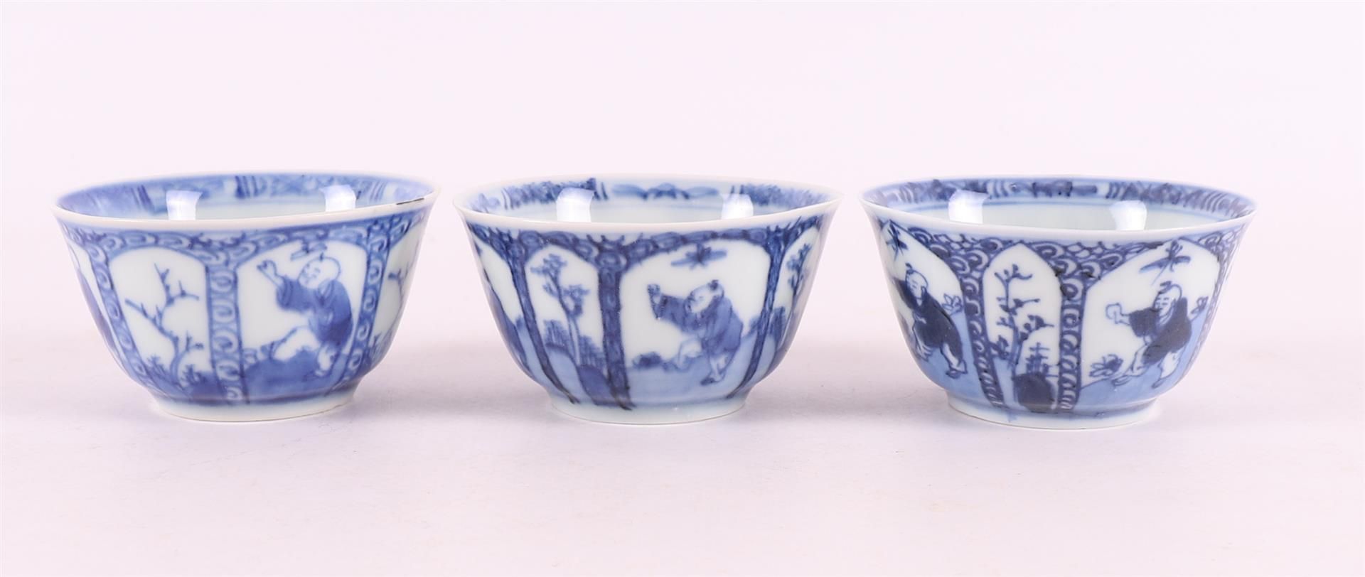 Six blue/white porcelain cups and saucers, China, Kangxi, around 1700. - Image 16 of 18