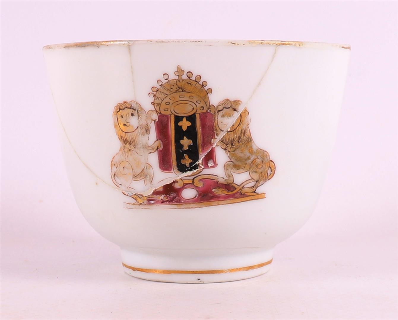 A porcelain bowl on a base ring, China, Younzheng, ca. 1730. - Image 3 of 8