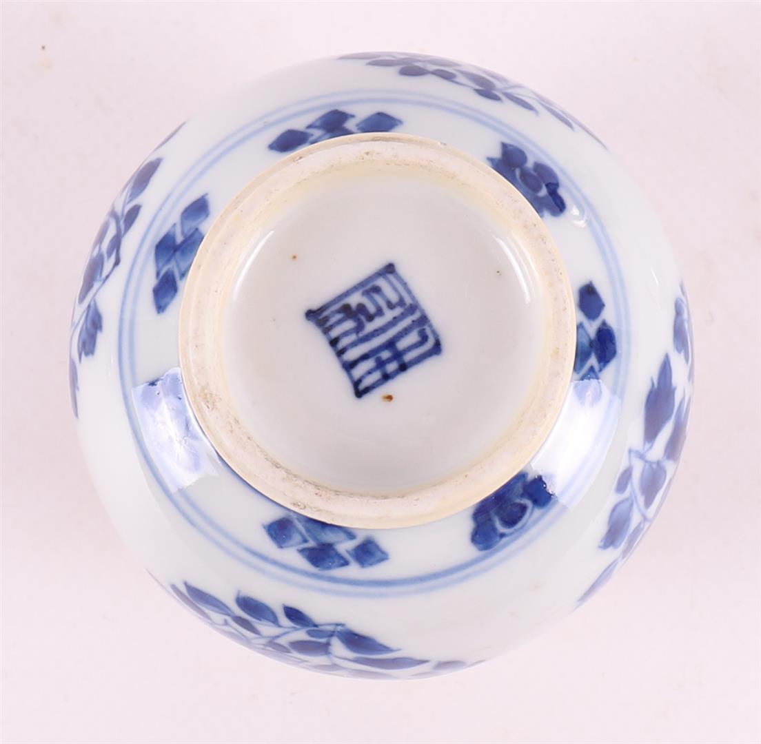 A blue and white porcelain lidded jar with silver mounts, China, Qianlong - Image 3 of 7