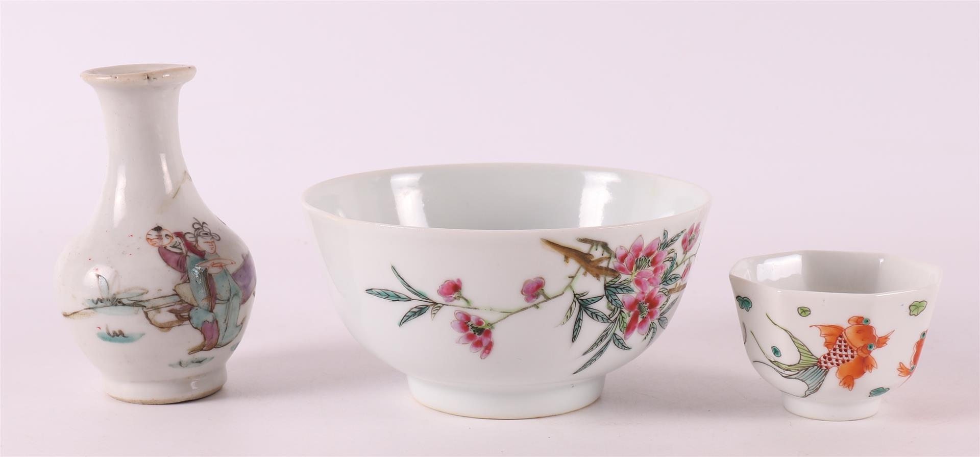 A lot of various porcelain, China, 20th century. - Image 7 of 9
